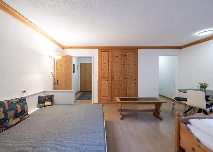 2203 Modernes Mit Balkon Vulpera